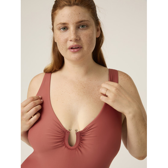 Menstruační plavky Modibodi High V Neck One Piece Sahara Red - VYBALENÉ (MODI4370SRVYB)